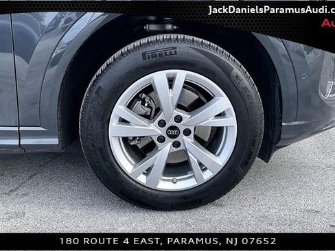 Used 2025 Audi Q5 Premium w/ Convenience Package image 8