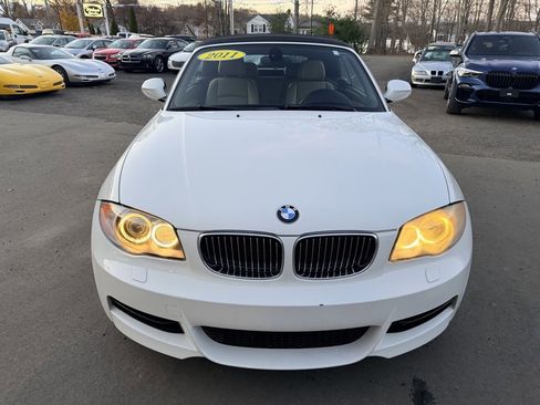 Used 2011 BMW 135i Convertible image 2