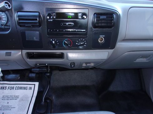 Used 2006 Ford F350 XL image 20
