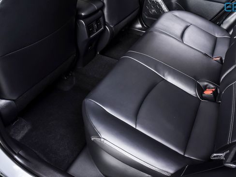 Used 2024 Toyota RAV4 XLE Premium image 20