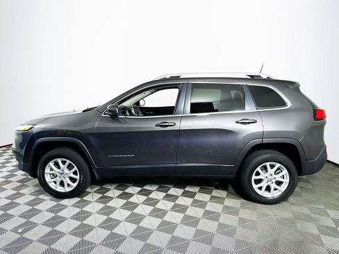 Used 2018 Jeep Cherokee Latitude Plus w/ Comfort/Convenience Group AWD/4WD image 4