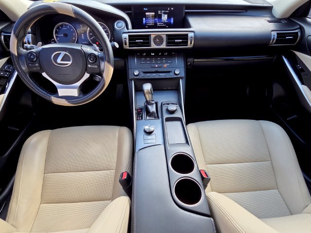 Used 2016 Lexus IS 200t RWD image 9