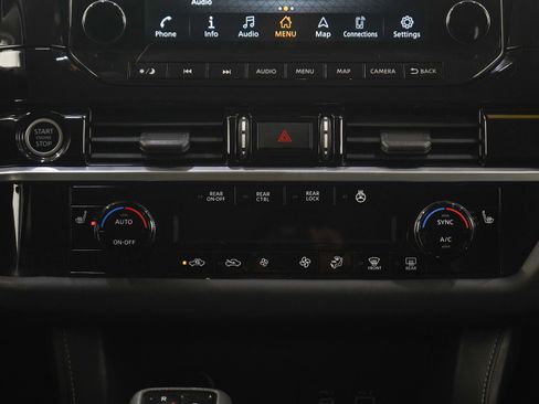 Used 2022 Nissan Pathfinder SL image 17