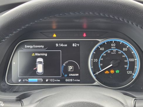 Used 2018 Nissan Leaf SV w/ SV Technology Package FWD image 15