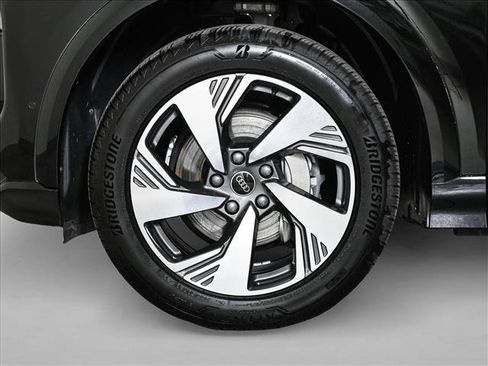 Certified 2025 Audi Q6 e-tron Premium Plus w/ Premium Plus AWD/4WD image 25