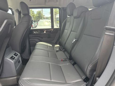 Used 2025 INEOS Grenadier Fieldmaster Edition image 23