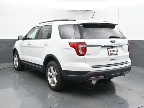 Used 2019 Ford Explorer XLT w/ Equipment Group 201A FWD image 11