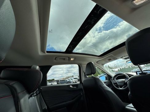 Certified 2022 Ford Escape SEL w/ SEL Stealth AWD Package image 28