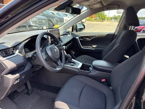 Used 2025 Toyota RAV4 LE AWD/4WD image 11