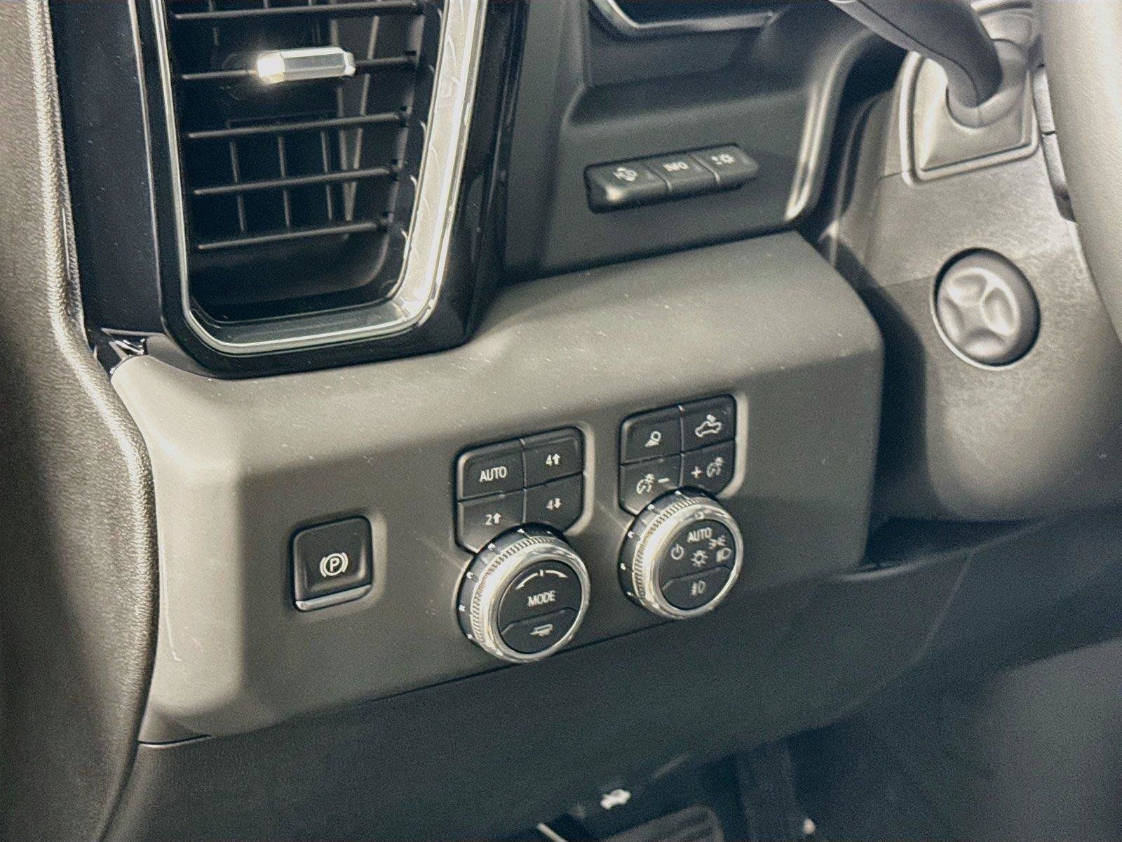 Used 2026 GMC Sierra 1500 Denali w/ Technology Package AWD/4WD image 4