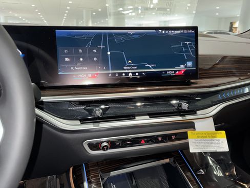 New 2026 BMW X7 xDrive40i w/ M Sport Package image 19