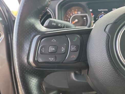 Used 2024 Jeep Gladiator Mojave AWD/4WD image 28