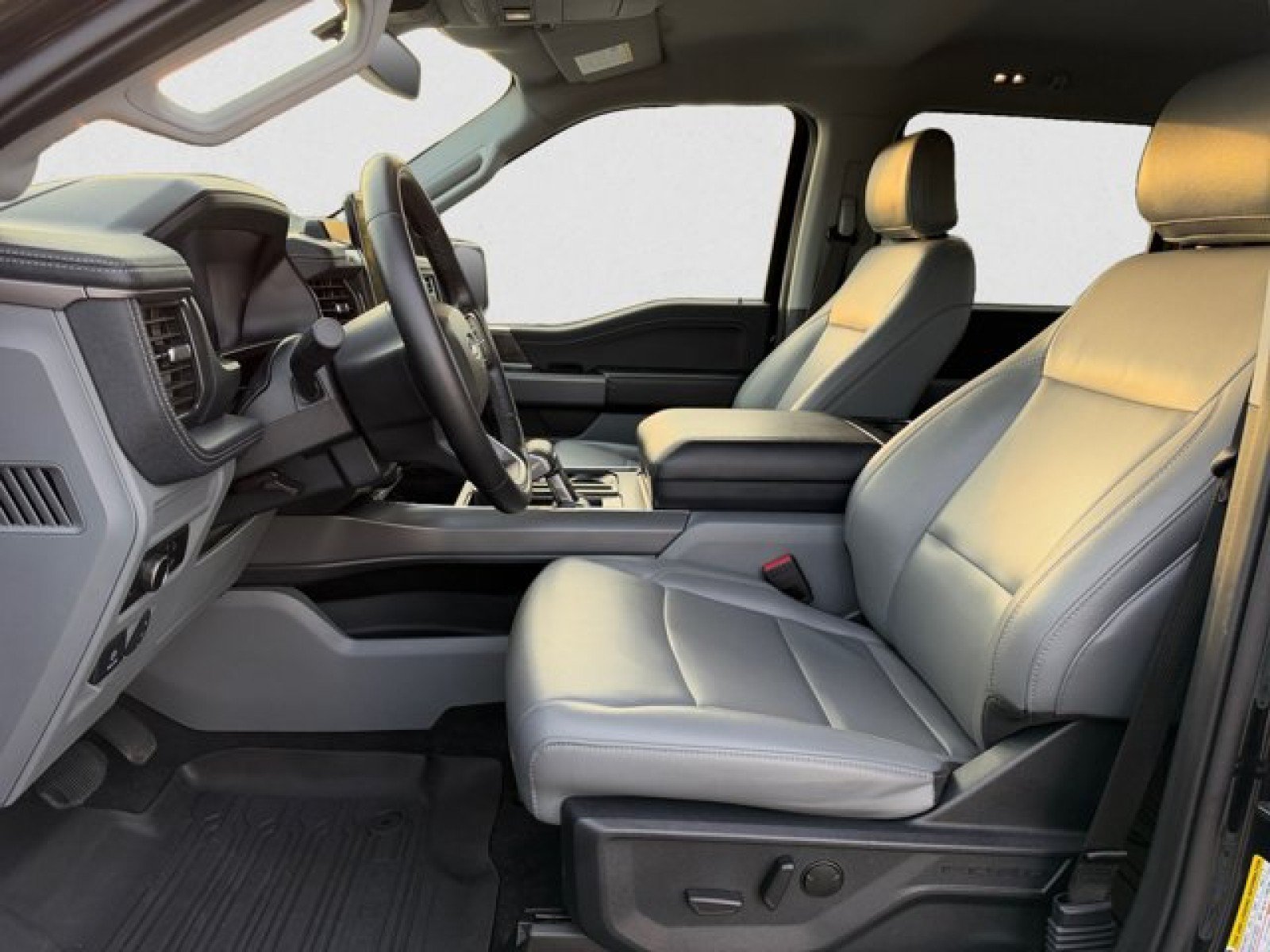 Used 2025 Ford F150 Lightning Flash AWD/4WD image 11