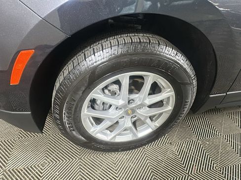 Used 2023 Chevrolet Equinox LT AWD/4WD image 10