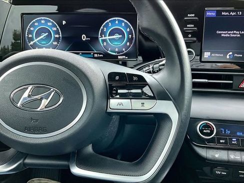 Used 2021 Hyundai Elantra SEL w/ Convenience Package image 11