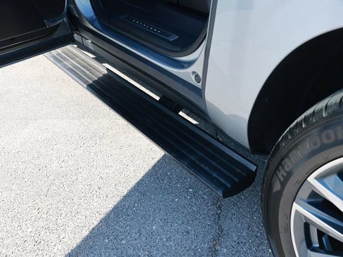 Used 2023 Cadillac Escalade ESV Sport Platinum w/ Heavy-Duty Trailer Package AWD/4WD image 18