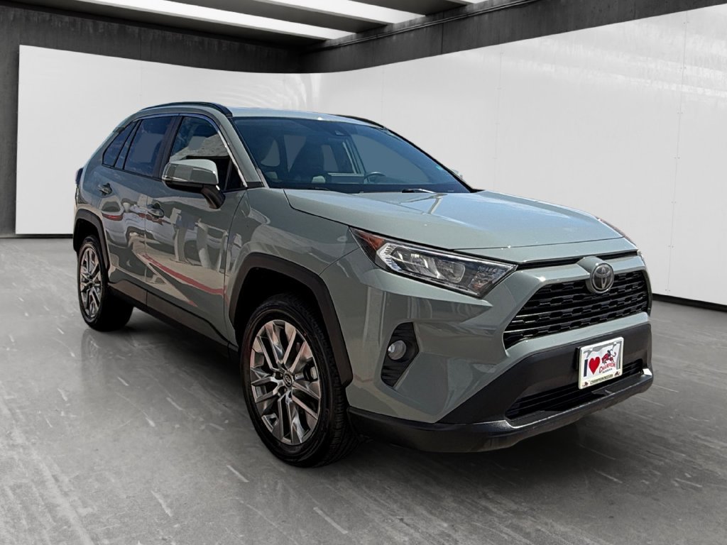 Used 2020 Toyota RAV4 XLE Premium FWD image 7