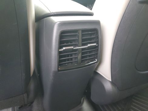 Used 2025 Kia Niro EX image 17