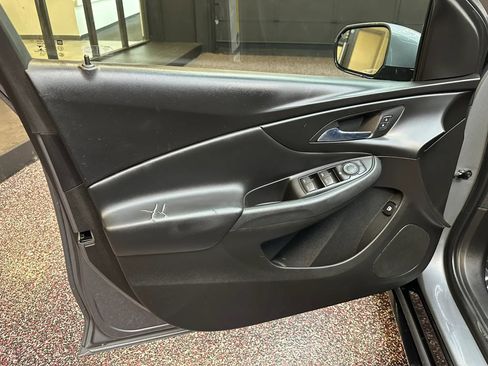 Used 2018 Chevrolet Volt LT FWD image 10