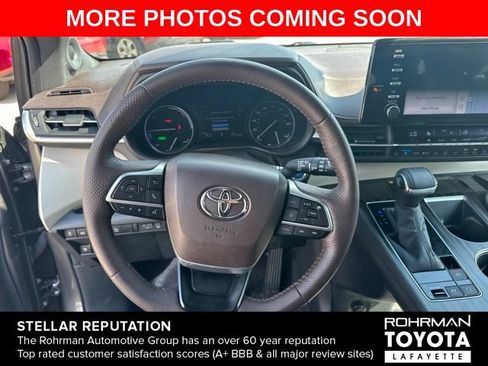 Used 2021 Toyota Sienna Platinum AWD/4WD image 7