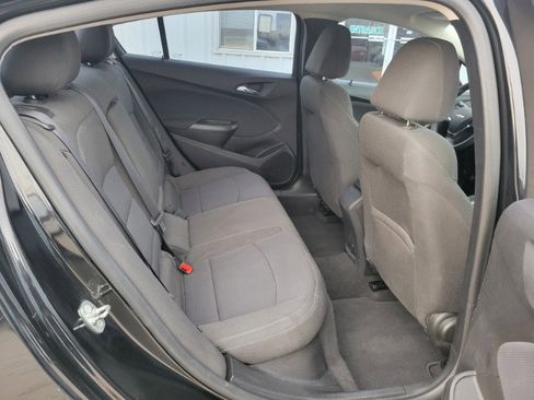 Used 2018 Chevrolet Cruze LT w/ Convenience Package image 24