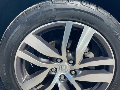 Used 2017 Honda Pilot Elite image 5