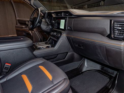 Used 2025 GMC Sierra 2500 AT4 w/ AT4 Premium Plus Package image 20