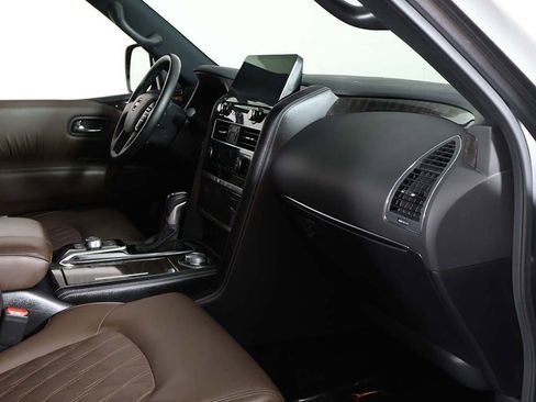 Used 2024 Nissan Armada Platinum image 30