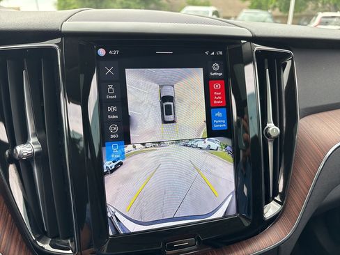 Used 2024 Volvo XC60 B5 Plus w/ Protection Package Premier image 22