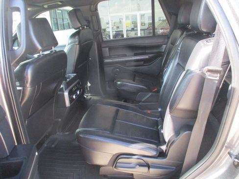 Used 2020 Ford Expedition XLT w/ Equipment Group 202A image 5