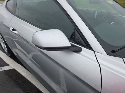 Used 2019 Ford Mustang Coupe image 5