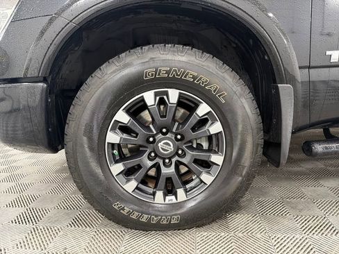 Used 2019 Nissan Titan PRO-4X w/ Pro-4x Convenience Package image 13