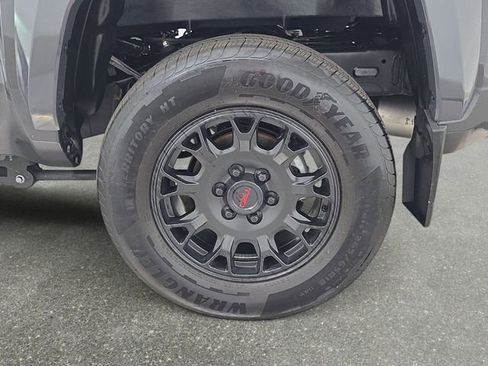 Certified 2025 Toyota Tacoma Limited AWD/4WD image 27