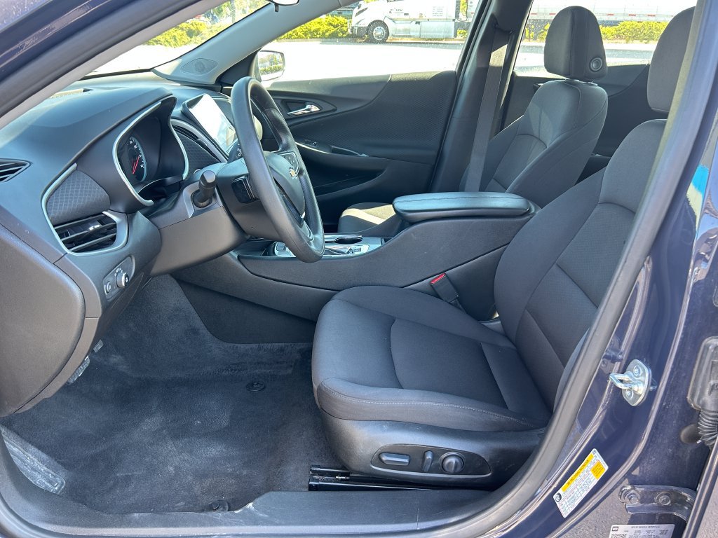 Used 2025 Chevrolet Malibu LT FWD image 25