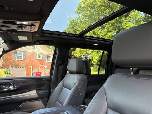 Used 2022 Chevrolet Suburban LT w/ LT Signature Plus Package AWD/4WD image 25