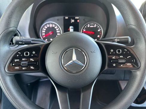 Used 2023 Mercedes-Benz Sprinter 2500 image 21