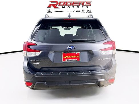 Used 2021 Subaru Forester Limited image 6