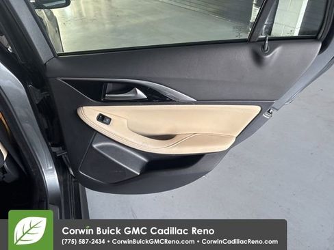 Used 2018 INFINITI QX30 Premium image 30