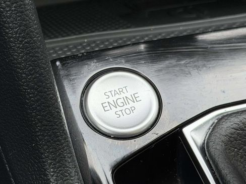 Used 2024 Volkswagen Taos SEL AWD/4WD image 8