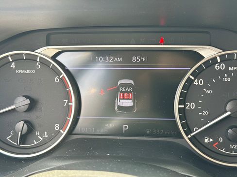 Used 2023 Nissan Rogue SV image 17