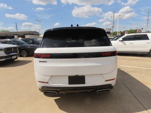 Used 2025 Land Rover Range Rover Sport Dynamic SE AWD/4WD image 11