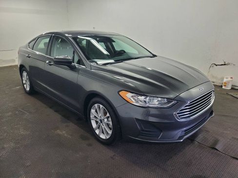 Used 2019 Ford Fusion SE FWD image 3