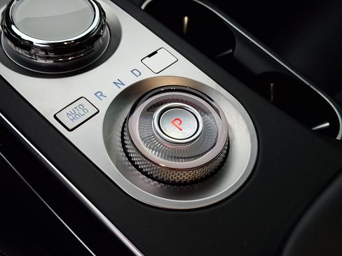 Certified 2024 Genesis GV70 2.5T AWD/4WD image 16