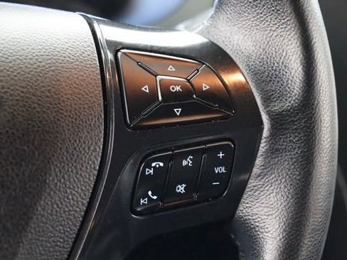 Used 2018 Ford Explorer XLT w/ Equipment Group 202A FWD image 18