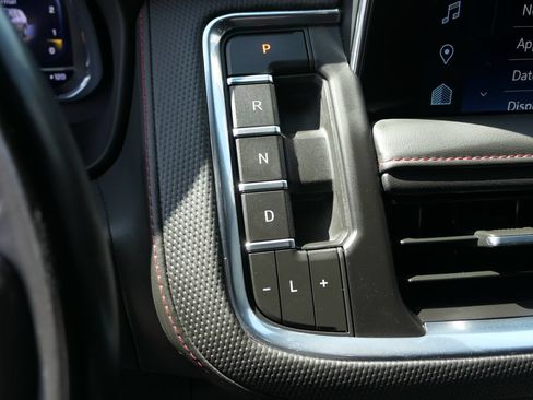 Used 2024 Chevrolet Suburban RST RWD image 17