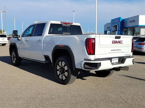 New 2026 GMC Sierra 2500 Denali w/ Denali Reserve Package image 7