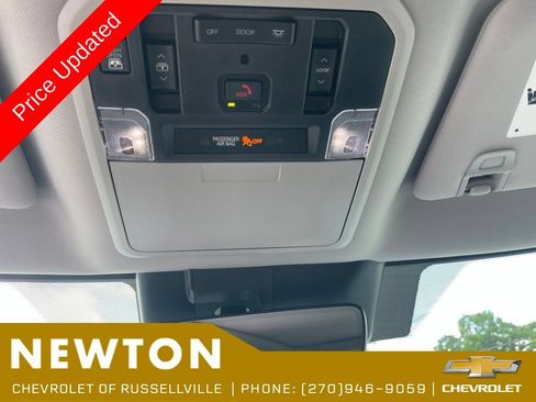 Used 2024 Toyota Tundra Limited w/ Power Package AWD/4WD image 18