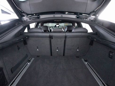 Used 2019 BMW X6 xDrive50i w/ M Sport Package image 39