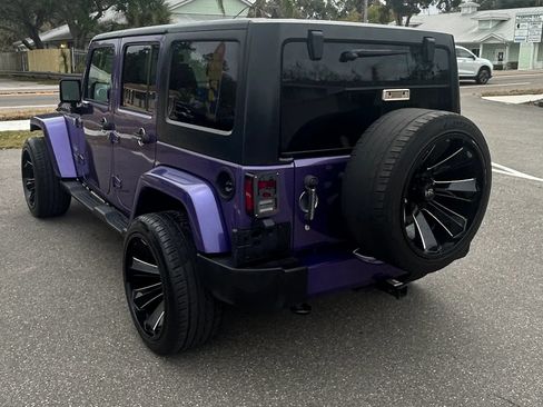 Used 2017 Jeep Wrangler Unlimited Sahara AWD/4WD image 5