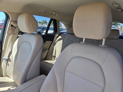 Used 2019 Mercedes-Benz GLC 300 4MATIC image 13